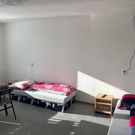 Apartment Ubytovanie *